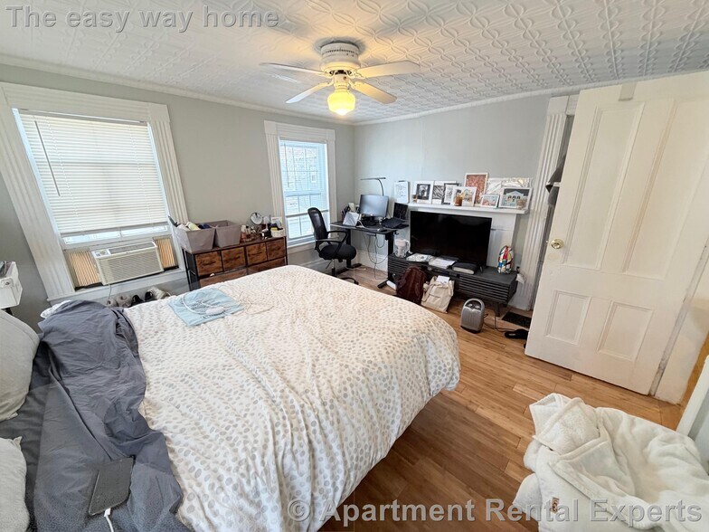 Building Photo - 4 St Mary Rd