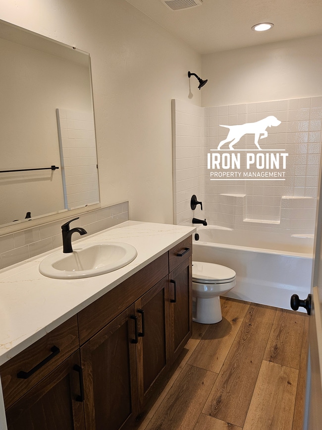 Building Photo - Brand New 3-Bed, 2.5-Bath Townhome in Caldwell — One Month Free with Move-In by 3/15