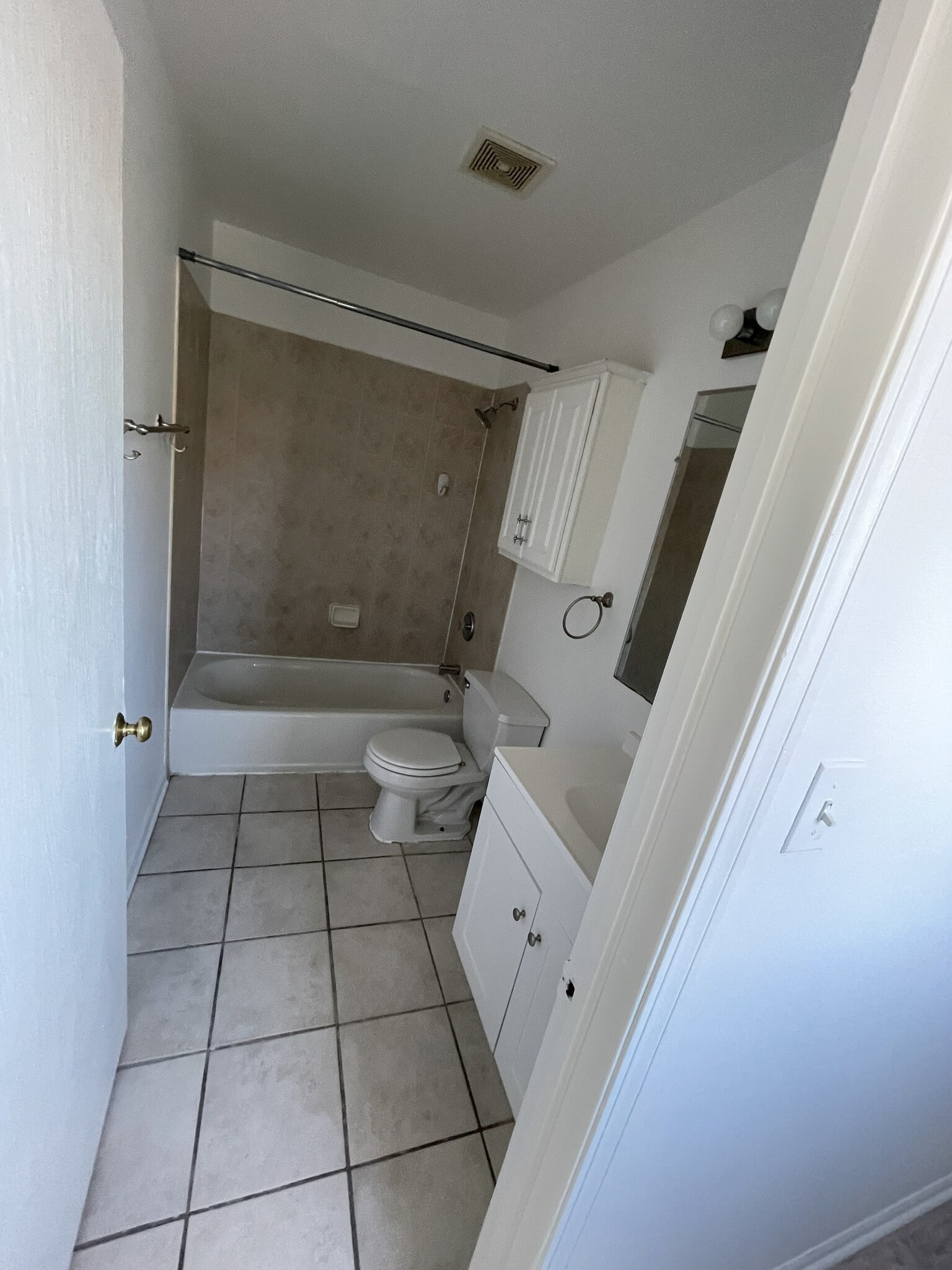 Building Photo - 2448 W Grenshaw St