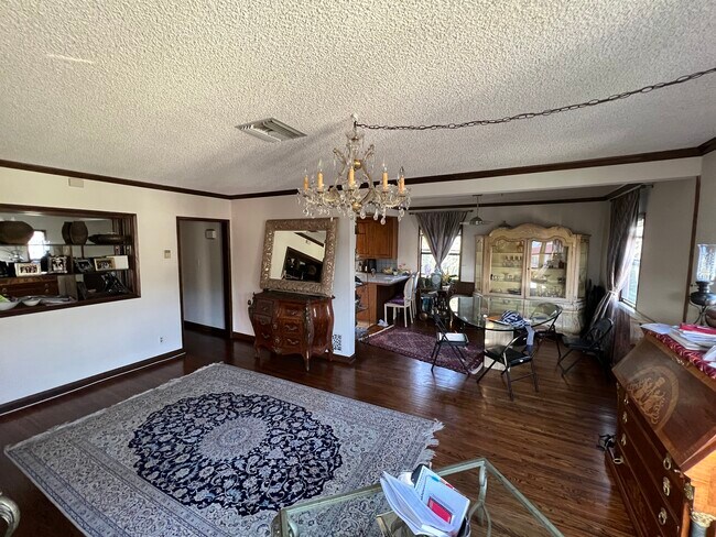 Building Photo - 1618 Glendon Ave