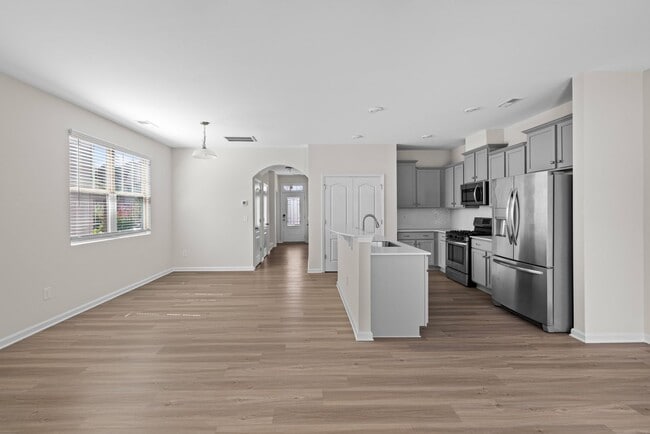 Building Photo - Beautiful 3 bed, 2.5 bath townhome in The ...