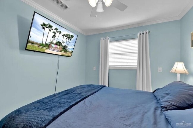 Building Photo - 19 W Gardenia St