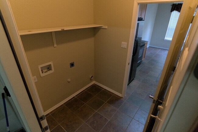 Laundry - 2632 Century Park Blvd #46