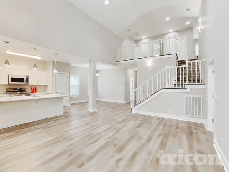 Building Photo - 1765 Bridgecrest Dr