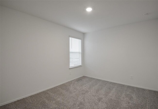 Building Photo - 1055 Llano Trl