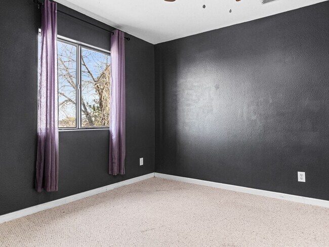 Building Photo - 275 W Baldwyn Dr