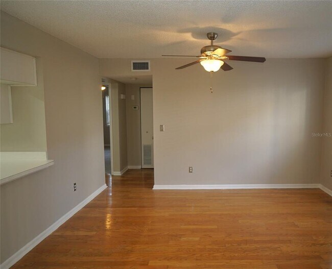 Building Photo - 603 S Melville Ave