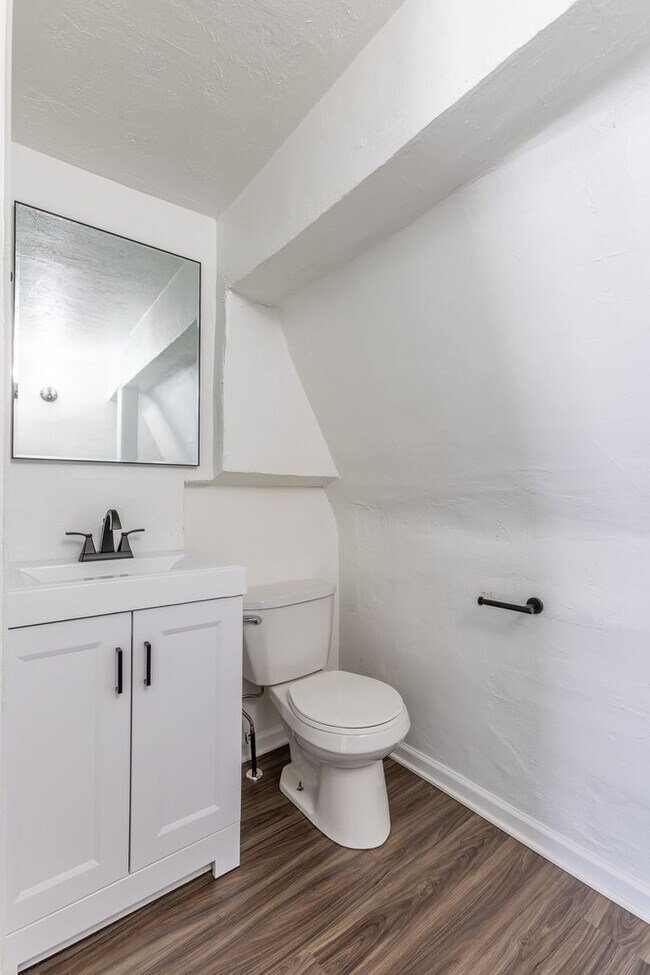 Building Photo - 123 Beltzhoover Ave