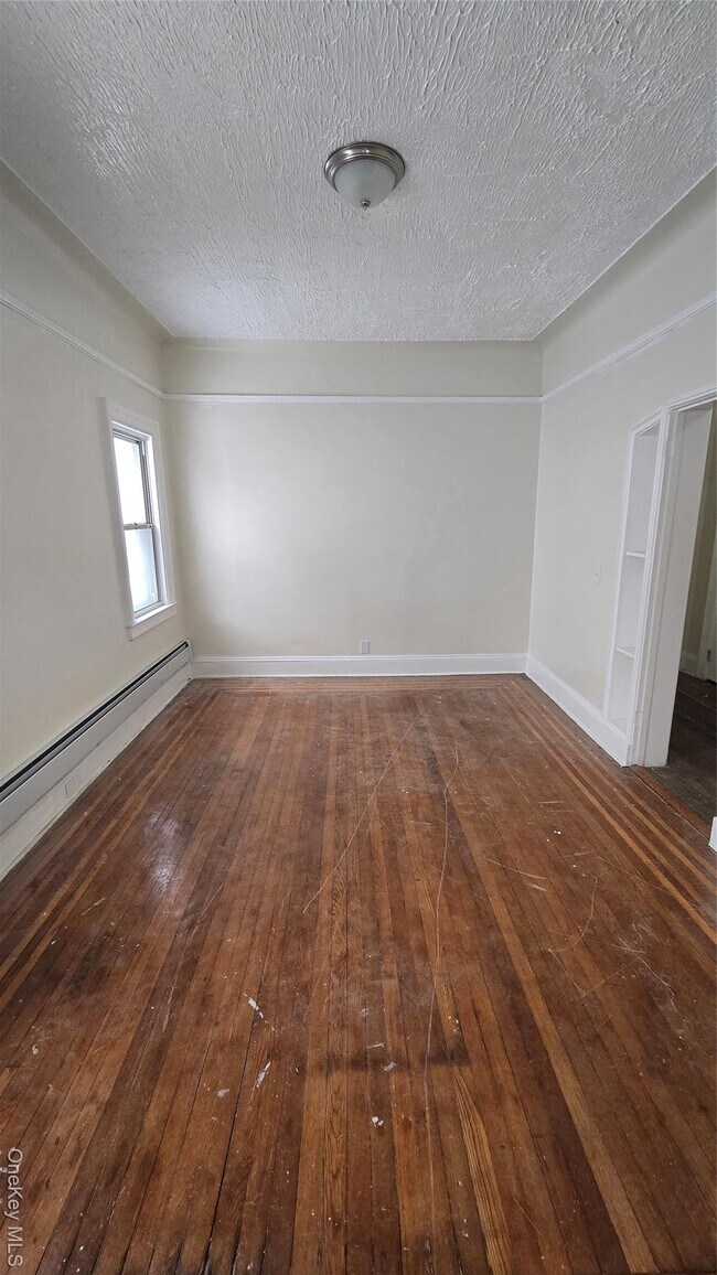 Building Photo - 641 S 5th Ave