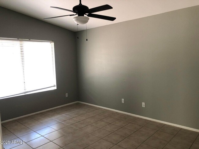 Building Photo - 9405 S 45th Pl
