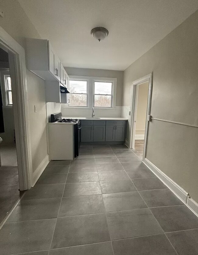 Building Photo - 190 1st St