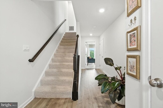 Building Photo - 5051 Silver Oak Dr