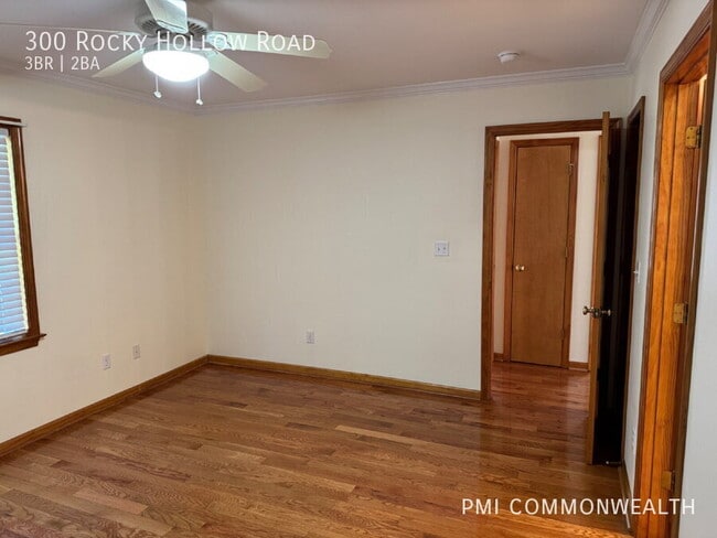Building Photo - 300 Rocky Hollow Rd