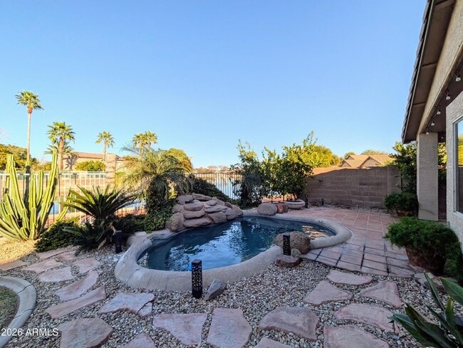 Building Photo - 11134 W Windsor Ave