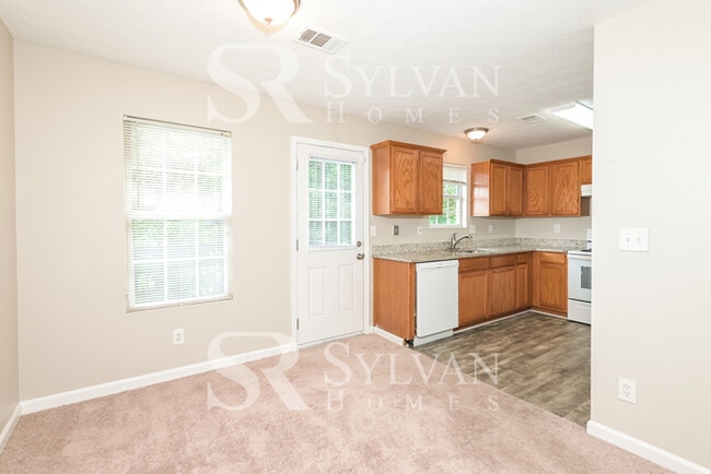 Building Photo - 2090 Oak Terrace Dr SE