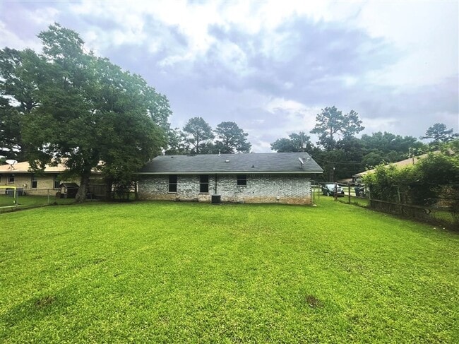 Building Photo - Benton La 3 bed home for lease | Benton LA...