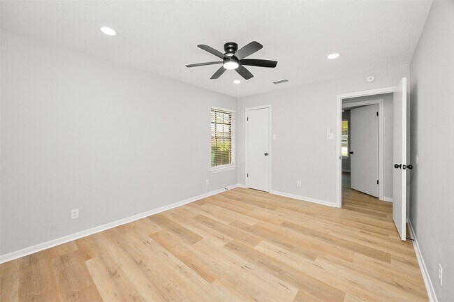 Building Photo - 1803 S Park St