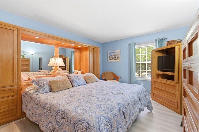Building Photo - 4805 Cobia Dr SE