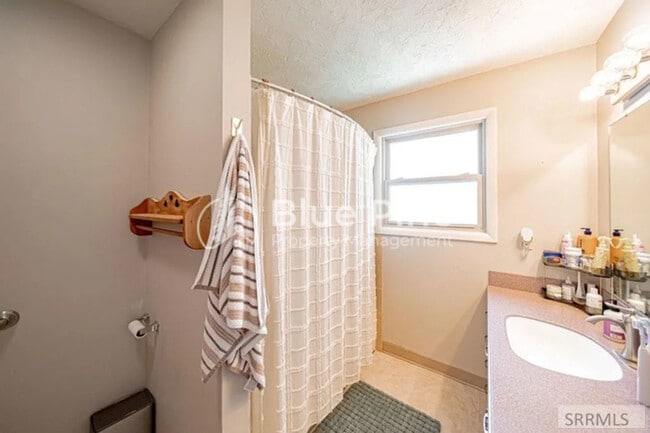 Building Photo - 648 Buckboard Ln