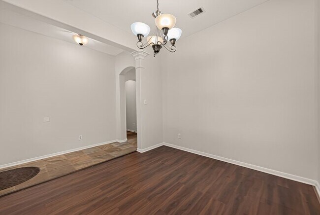 Building Photo - 26414 Forest Pine Ln