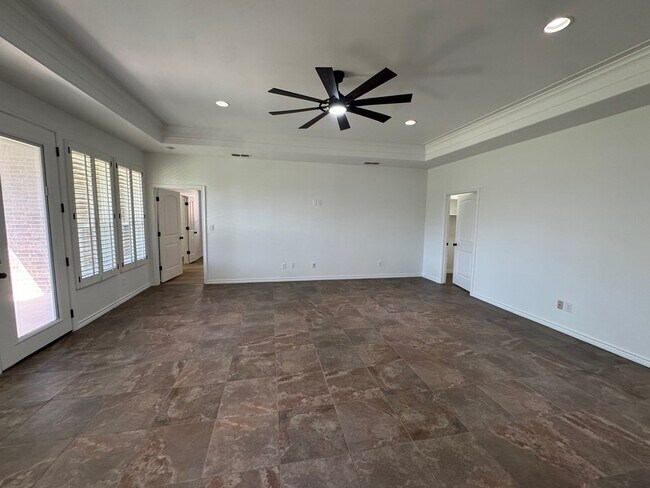 Building Photo - 7201 Donatello St