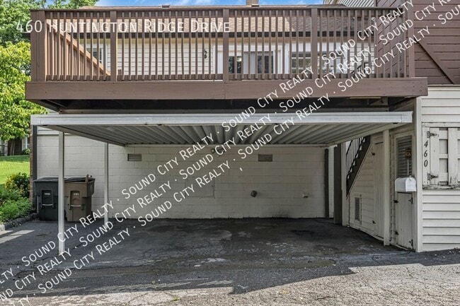 Building Photo - 460 Huntington Ridge Dr