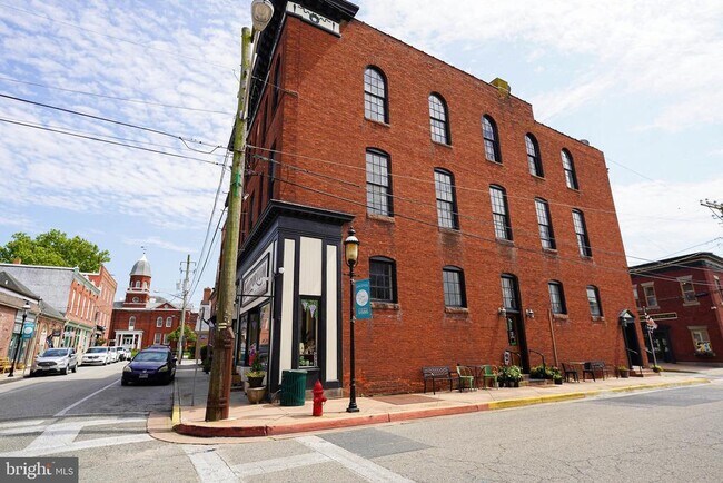 Building Photo - 109 Pearl St