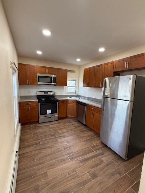 Building Photo - 30 Elm St