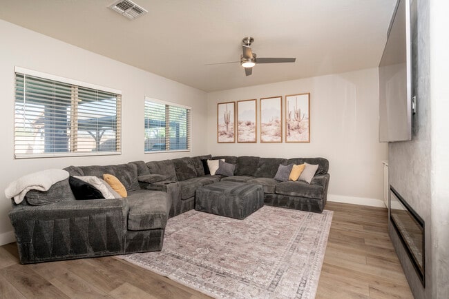 Building Photo - 9336 W Georgia Ave