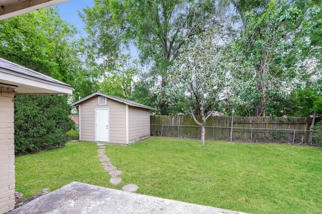 Building Photo - 4610 Anice St