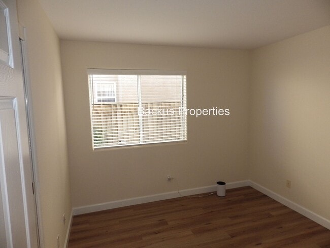 Building Photo - Wonderful Four beddroom home on Chamise Dr...