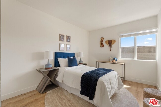 Building Photo - 2516 Arizona Ave