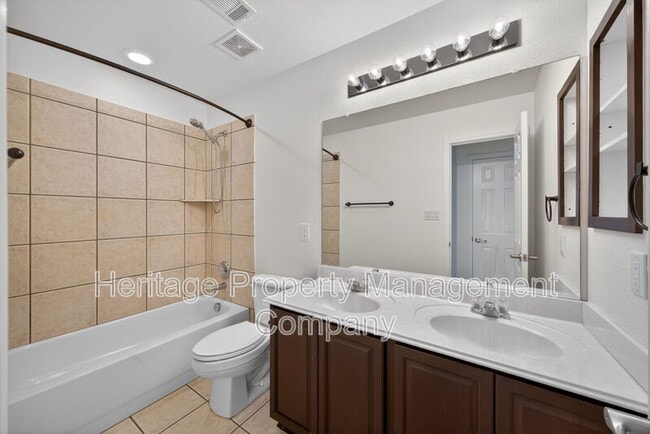 Building Photo - 1115 Willow Knoll