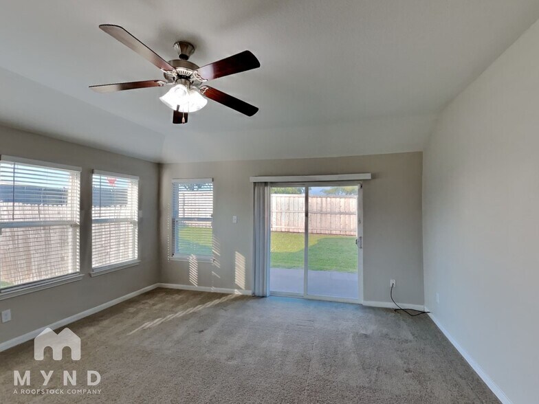 Building Photo - 4605 Elderberry St