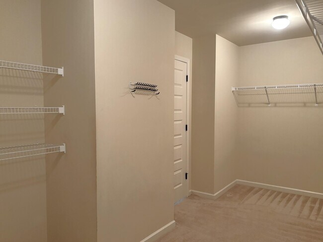 Building Photo - 781 Bridgewater Dr