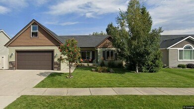 Building Photo - Strawberry Fields Dream Home