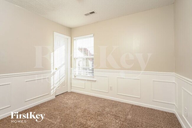 Building Photo - 4145 Crestwood Cir