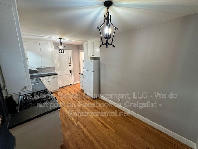 Building Photo - 207 W 51 Terrace