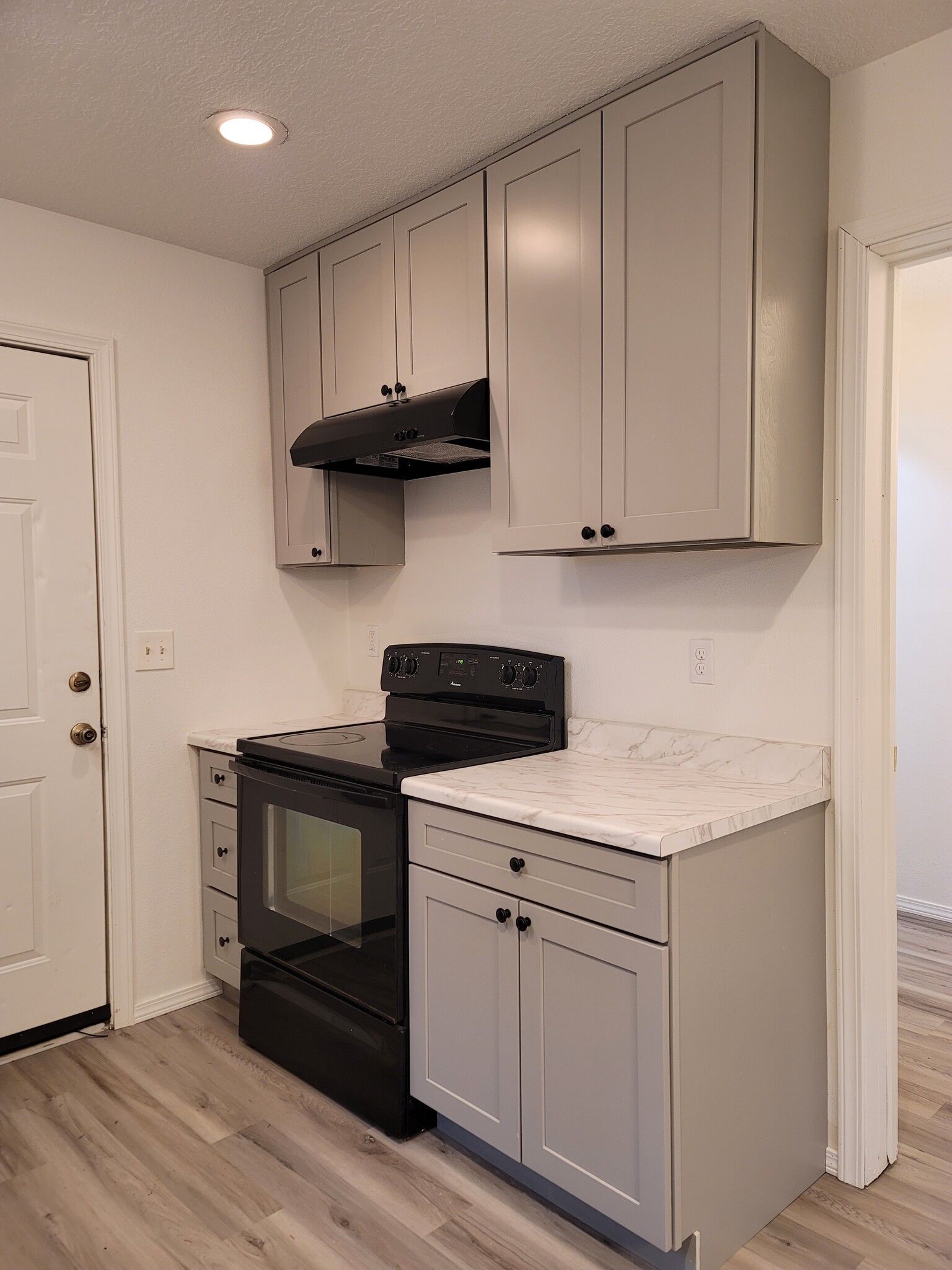 Building Photo - 16131 SE Powell Blvd