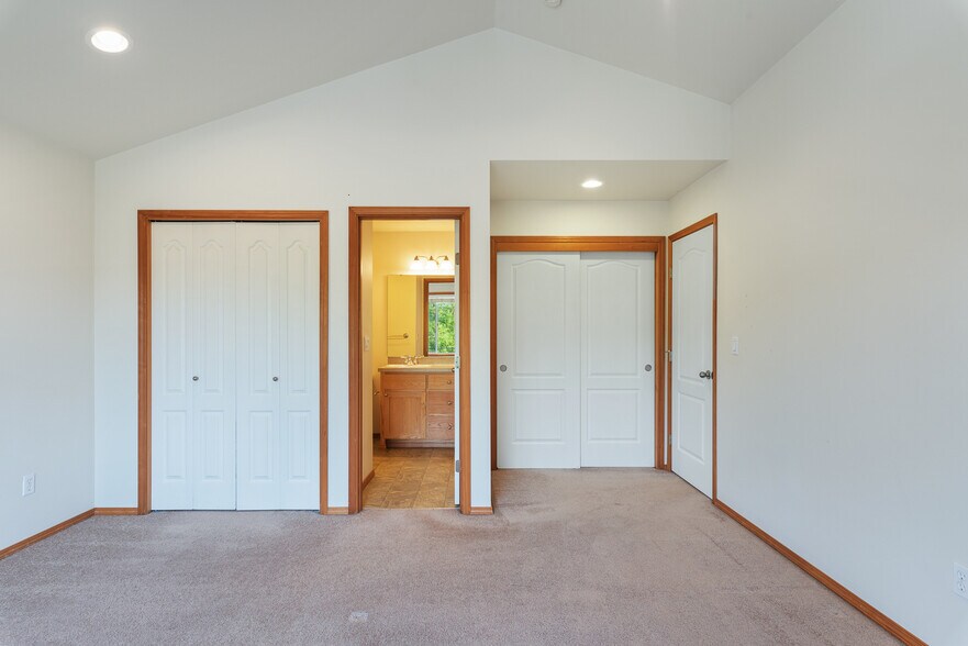 Building Photo - 26018 72nd Ave NW