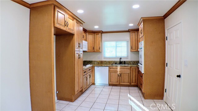 Building Photo - 19113 Radlett Ave