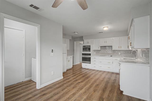 Building Photo - 2126 Teakwood Ln