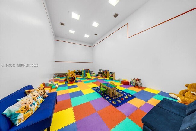 Building Photo - 701 Brickell Key Blvd