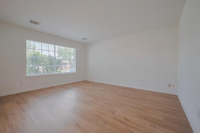 Building Photo - 10918 Linden Gate Dr