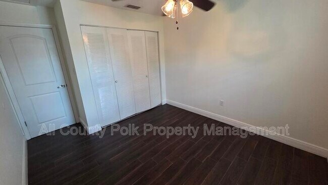 Building Photo - 2014 Woodbriar Loop N