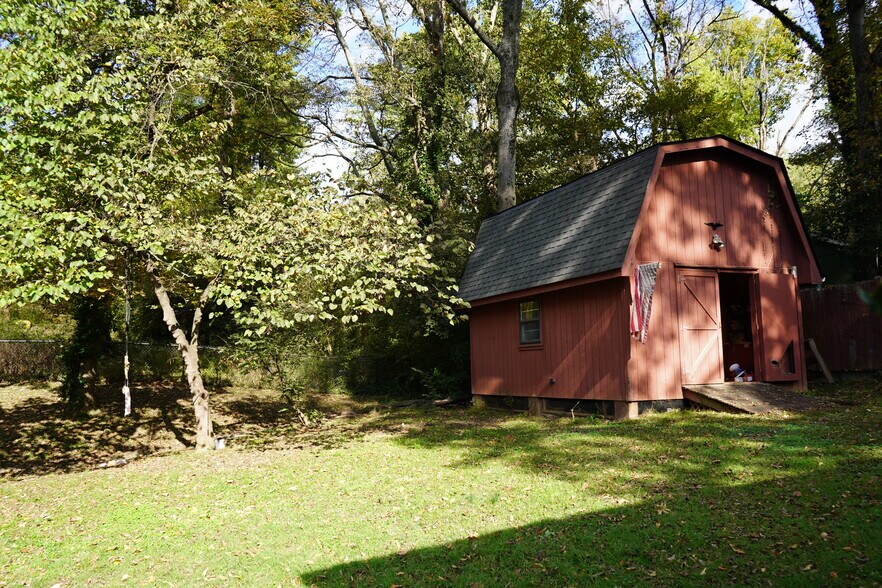 Building Photo - 1329 Winthorne Dr