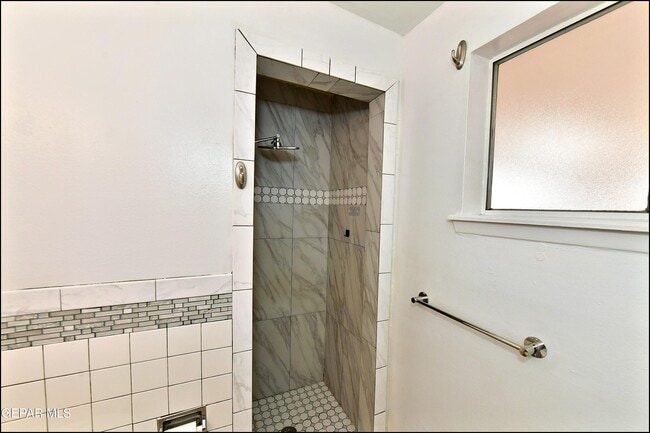 Building Photo - 10565 Murphy St