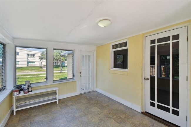 Building Photo - 1925 52nd St S