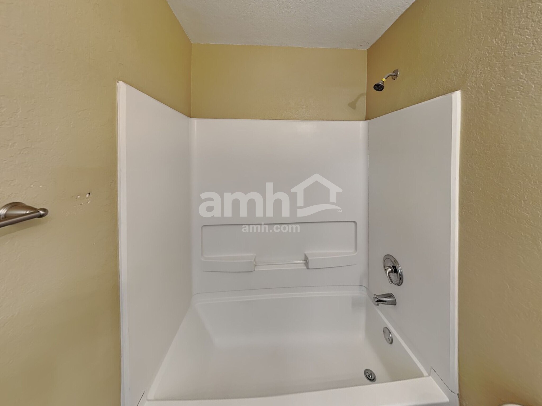 Building Photo - 9247 Pacific Maple