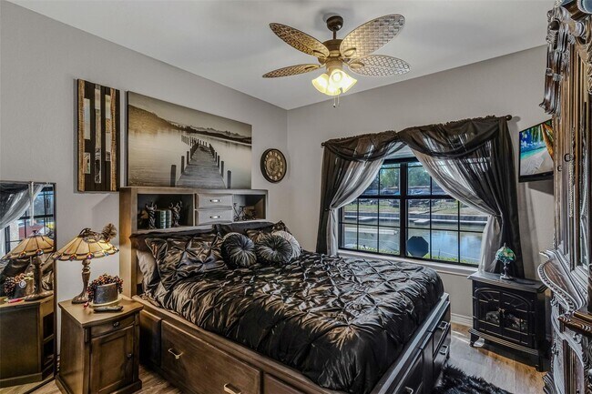 Building Photo - Condo Available Now